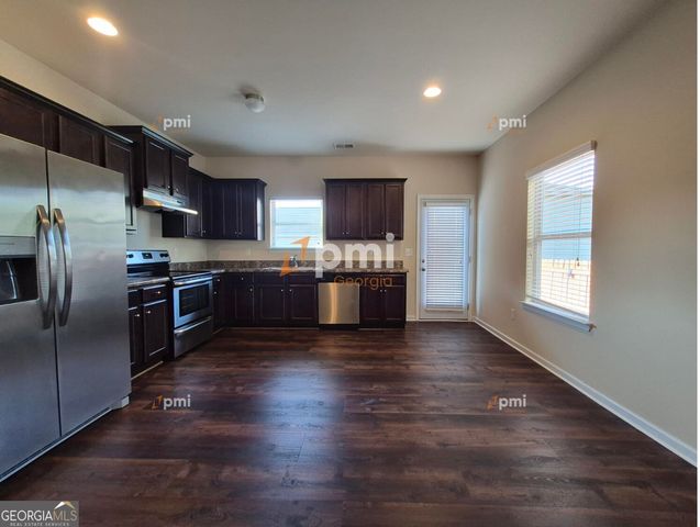 2 Longleaf Circle, Fairburn, GA 30213
