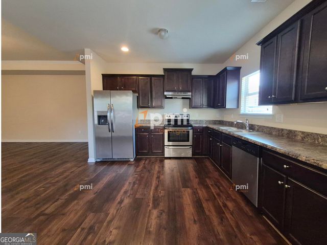 2 Longleaf Circle, Fairburn, GA 30213