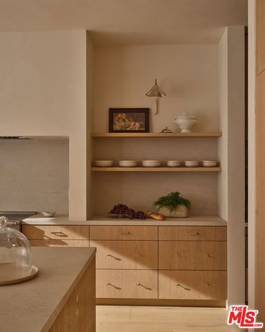 4115 Ventura Canyon Avenue, Sherman Oaks, CA 91423