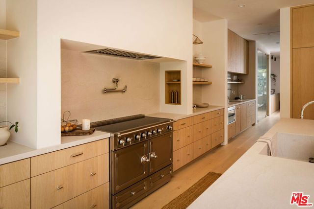 4115 Ventura Canyon Avenue, Sherman Oaks, CA 91423