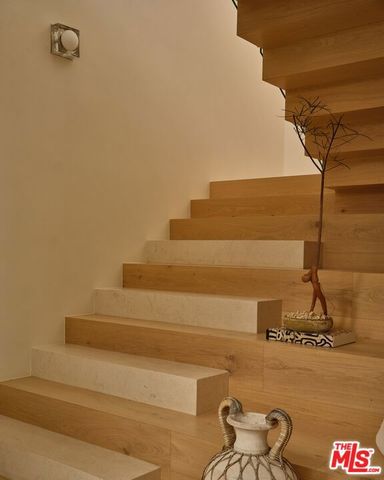 4115 Ventura Canyon Avenue, Sherman Oaks, CA 91423