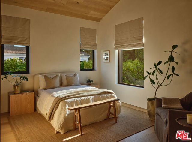 4115 Ventura Canyon Avenue, Sherman Oaks, CA 91423