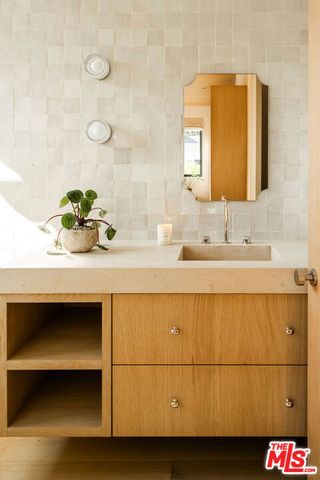 4115 Ventura Canyon Avenue, Sherman Oaks, CA 91423