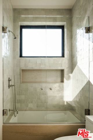 4115 Ventura Canyon Avenue, Sherman Oaks, CA 91423