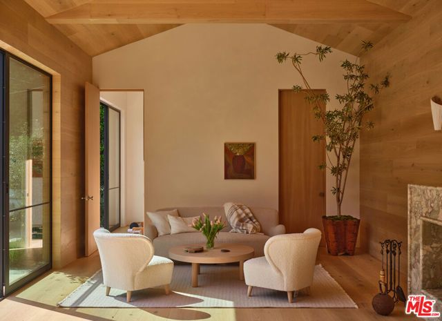 4115 Ventura Canyon Avenue, Sherman Oaks, CA 91423