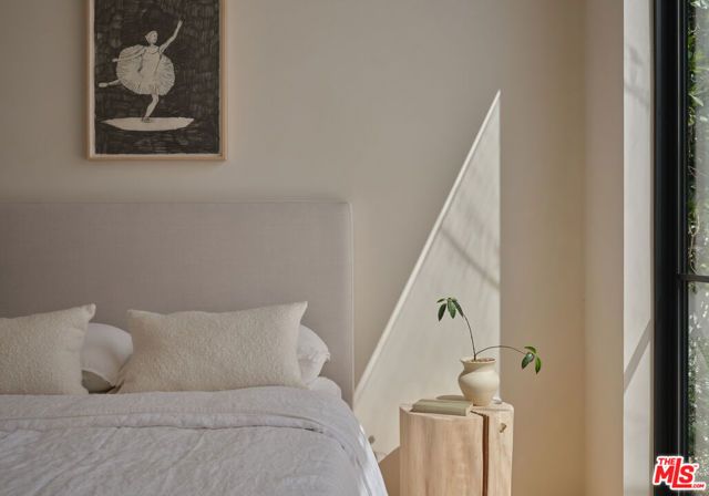 4115 Ventura Canyon Avenue, Sherman Oaks, CA 91423