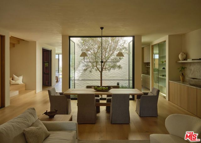 4115 Ventura Canyon Avenue, Sherman Oaks, CA 91423