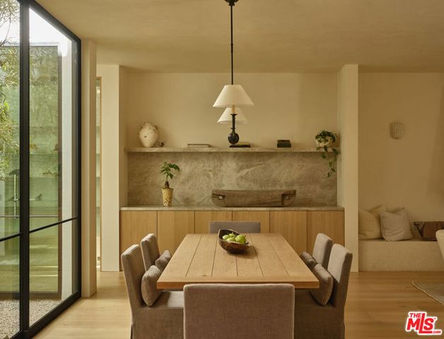 4115 Ventura Canyon Avenue, Sherman Oaks, CA 91423