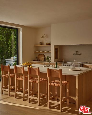 4115 Ventura Canyon Avenue, Sherman Oaks, CA 91423