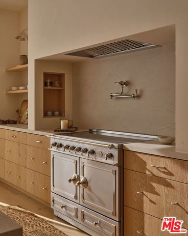 4115 Ventura Canyon Avenue, Sherman Oaks, CA 91423