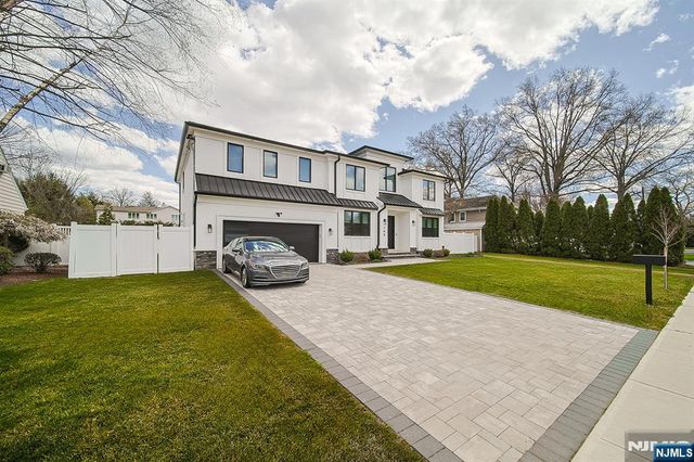 144 Village Circle, Paramus, NJ 07652