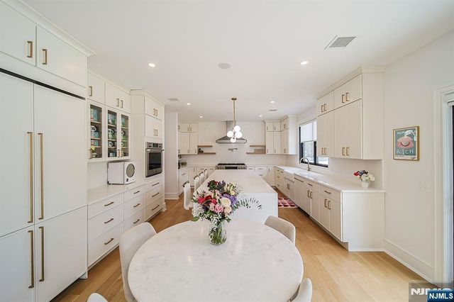 144 Village Circle, Paramus, NJ 07652