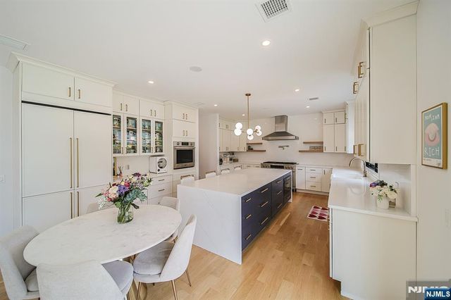 144 Village Circle, Paramus, NJ 07652