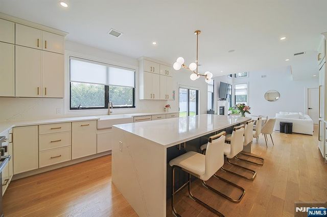 144 Village Circle, Paramus, NJ 07652