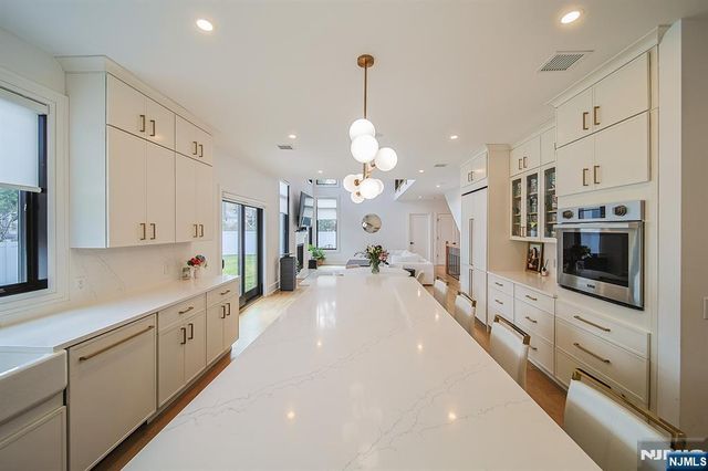144 Village Circle, Paramus, NJ 07652