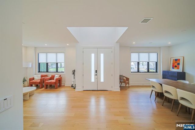 144 Village Circle, Paramus, NJ 07652