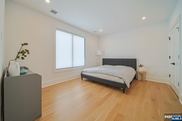 144 Village Circle, Paramus, NJ 07652