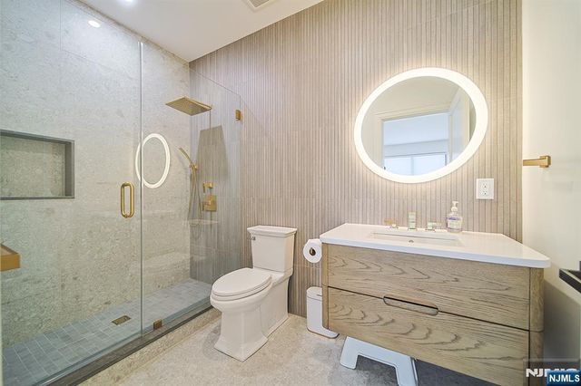 144 Village Circle, Paramus, NJ 07652
