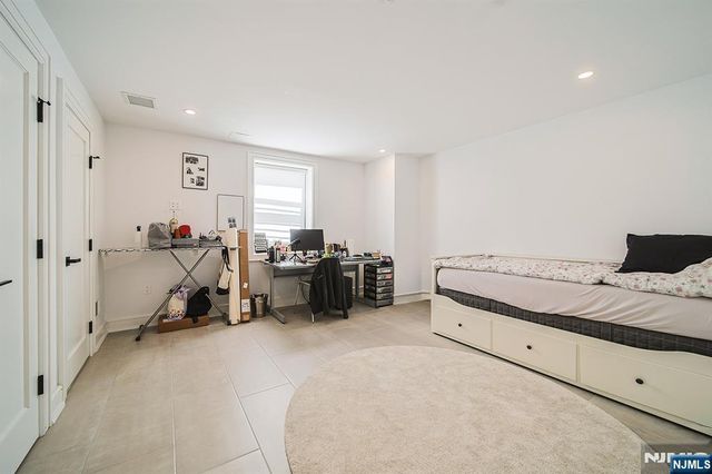 144 Village Circle, Paramus, NJ 07652