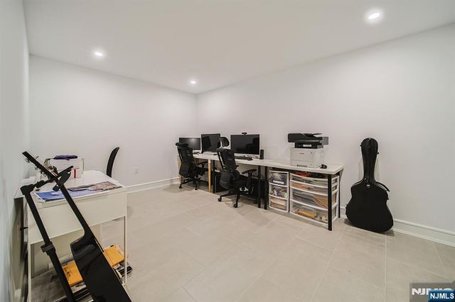 144 Village Circle, Paramus, NJ 07652