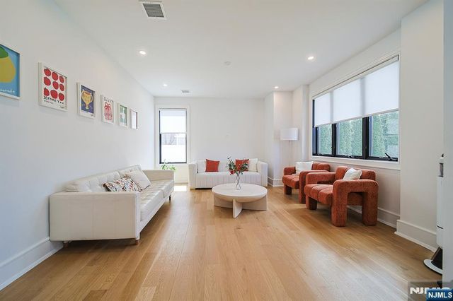 144 Village Circle, Paramus, NJ 07652