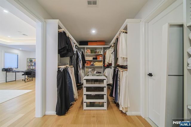 144 Village Circle, Paramus, NJ 07652