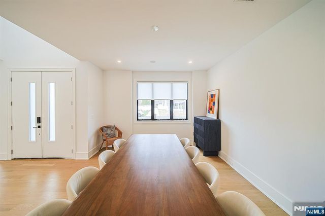 144 Village Circle, Paramus, NJ 07652