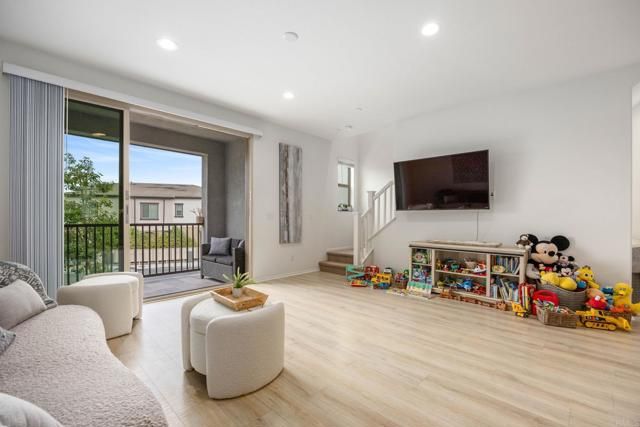 2227 Solara Lane, Vista, CA 92081