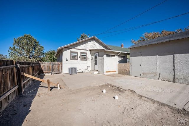 1302 E 10th St, Pueblo, CO 81001