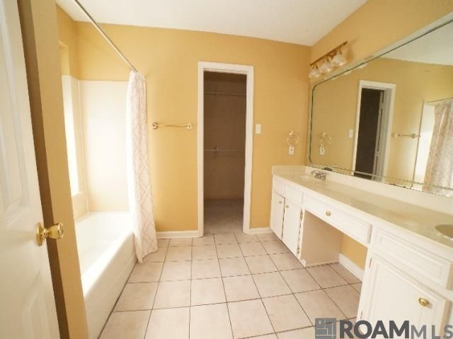 1570 Heartwood Dr, Baton Rouge, LA 70816