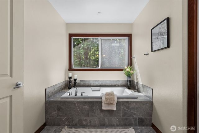 6524 Woodhill Drive NW, Gig Harbor, WA 98332