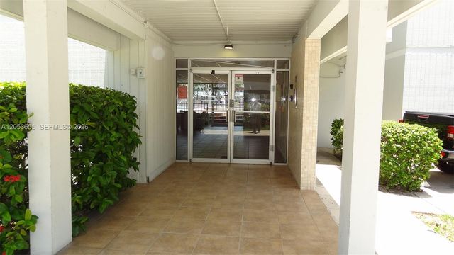 3527 NE 168th St 407, North Miami Beach, FL 33160