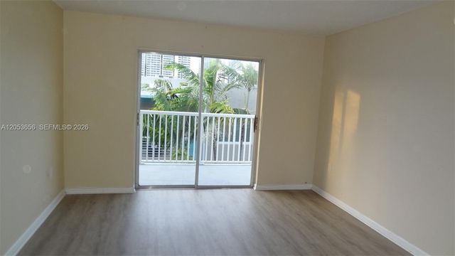 3527 NE 168th St 407, North Miami Beach, FL 33160