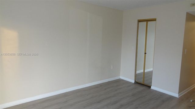 3527 NE 168th St 407, North Miami Beach, FL 33160