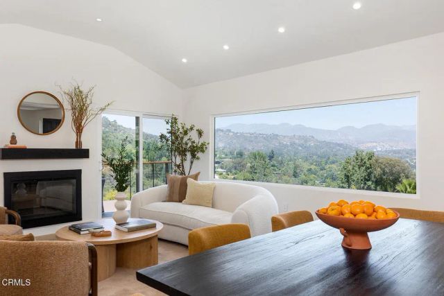 981 Glen Oaks Boulevard, Pasadena, CA 91105