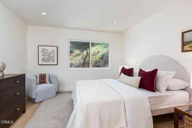 981 Glen Oaks Boulevard, Pasadena, CA 91105