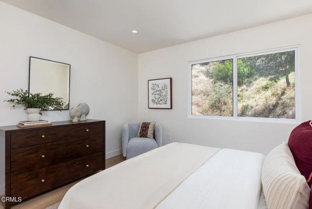 981 Glen Oaks Boulevard, Pasadena, CA 91105