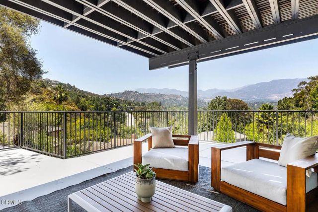 981 Glen Oaks Boulevard, Pasadena, CA 91105