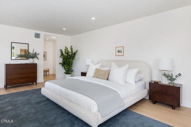 981 Glen Oaks Boulevard, Pasadena, CA 91105