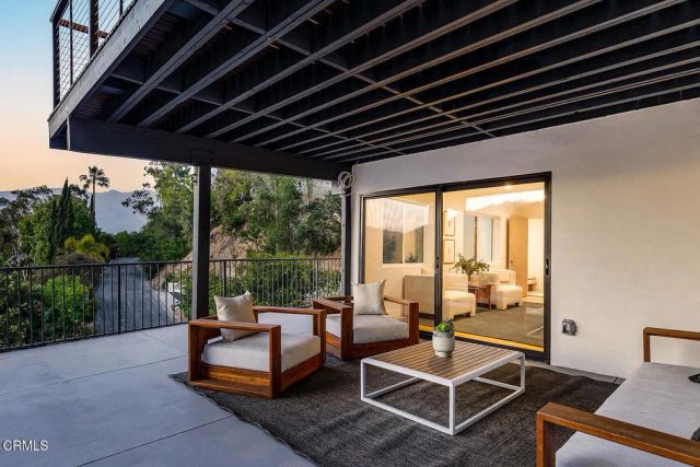 981 Glen Oaks Boulevard, Pasadena, CA 91105