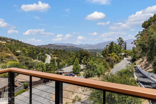 981 Glen Oaks Boulevard, Pasadena, CA 91105
