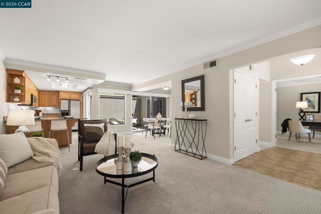 Image 10 of property listing at 1209 Oakmont Dr #6 6, Walnut Creek, CA 94595