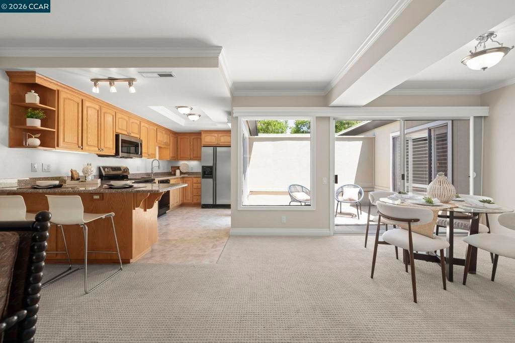 Image 12 of property listing at 1209 Oakmont Dr #6 6, Walnut Creek, CA 94595