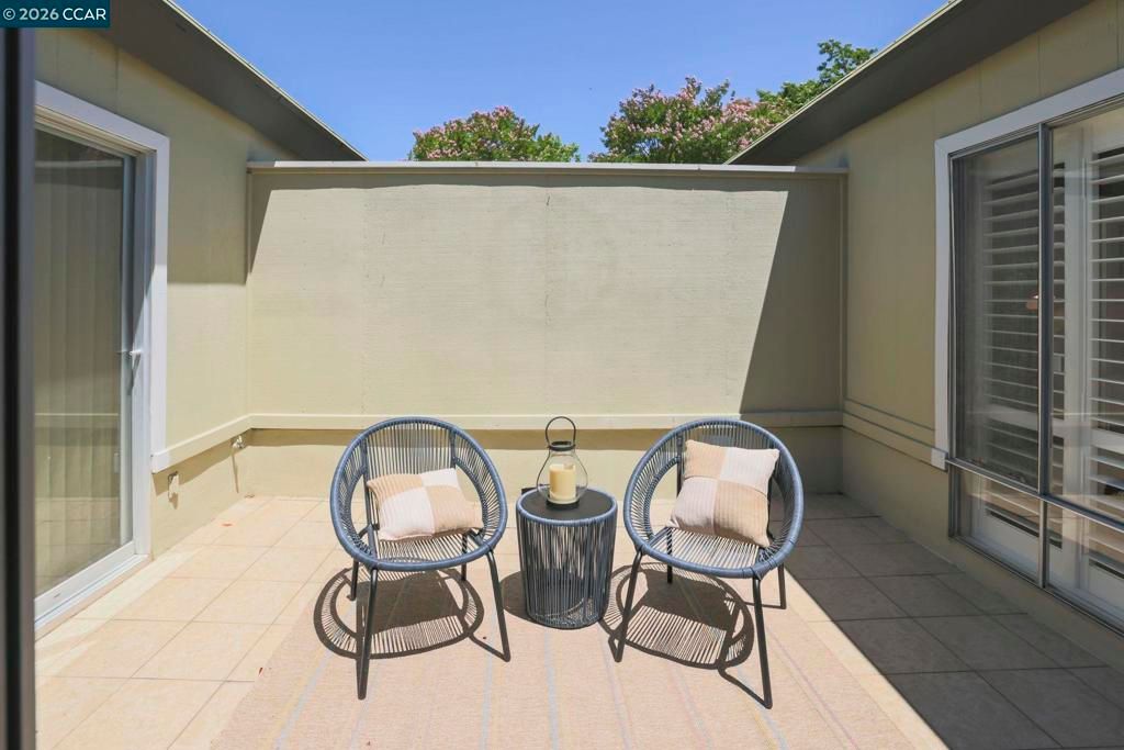 Image 19 of property listing at 1209 Oakmont Dr #6 6, Walnut Creek, CA 94595