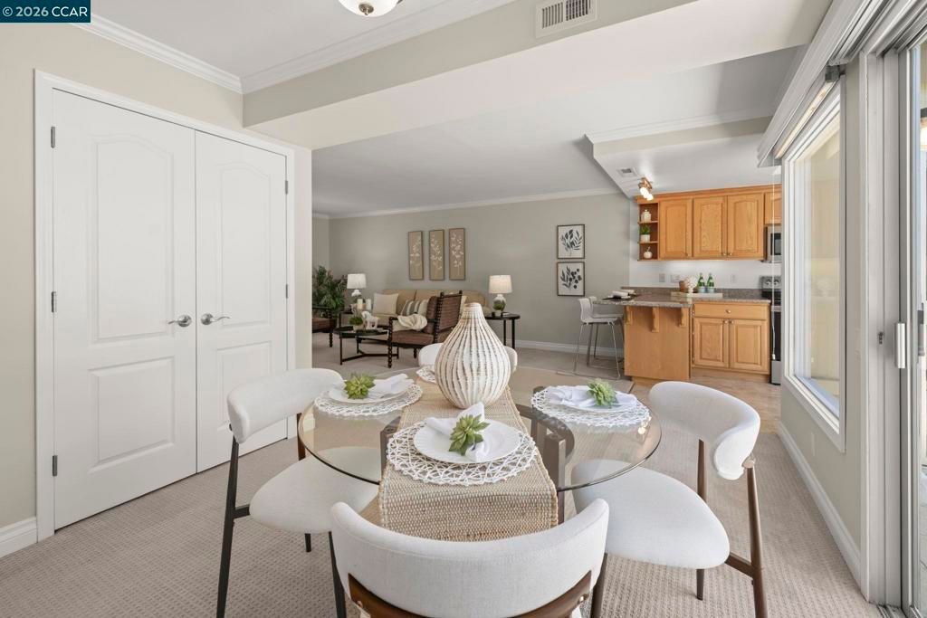 Image 21 of property listing at 1209 Oakmont Dr #6 6, Walnut Creek, CA 94595