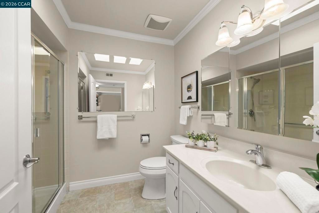 Image 26 of property listing at 1209 Oakmont Dr #6 6, Walnut Creek, CA 94595