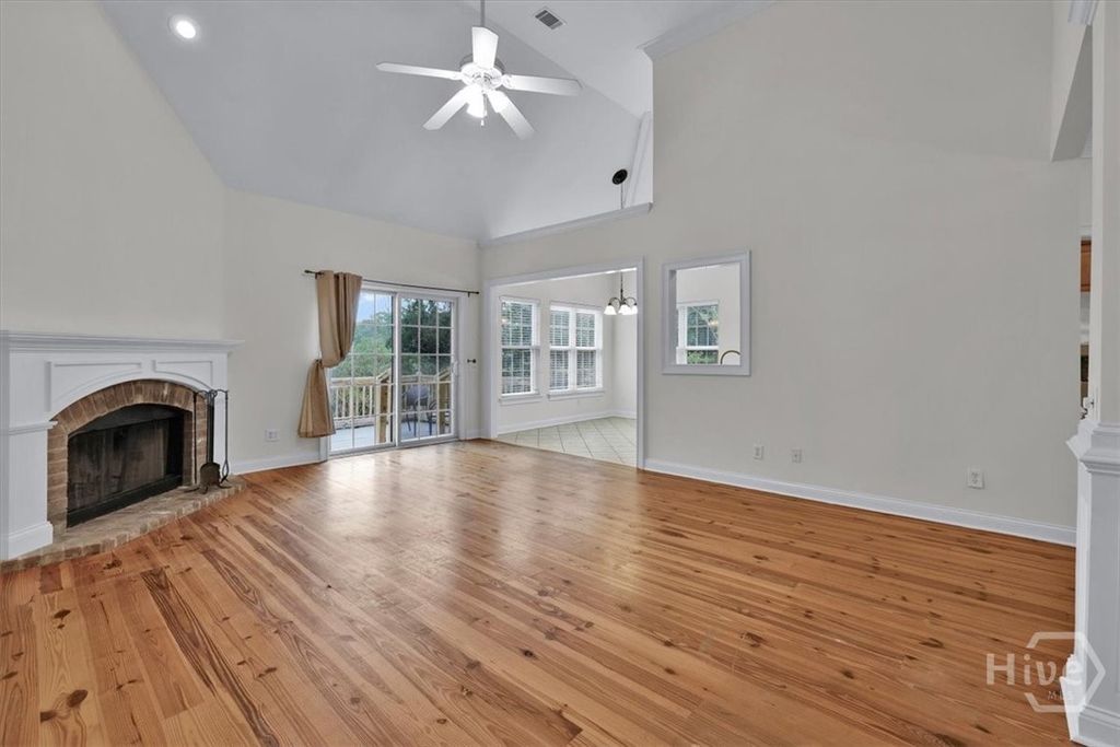 Image 11 of property listing at 187 Sterling Woods Drive, Richmond Hill, GA 31324