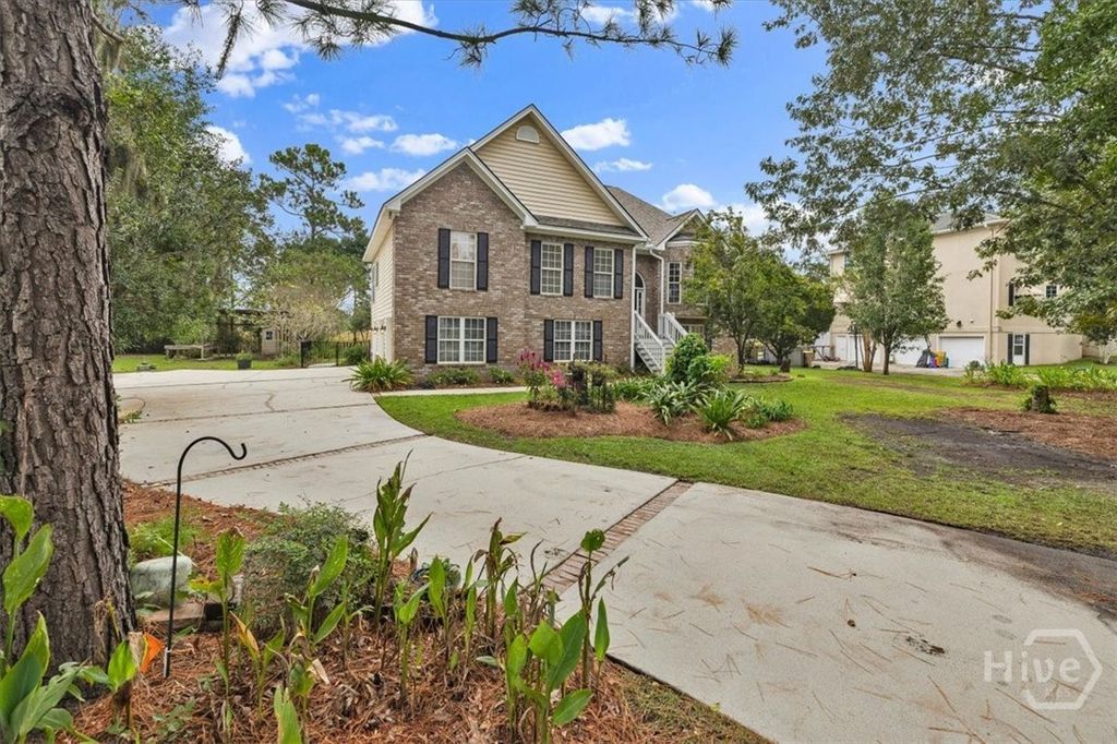 Image 2 of property listing at 187 Sterling Woods Drive, Richmond Hill, GA 31324