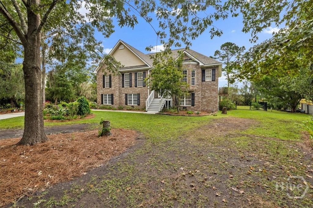 Image 3 of property listing at 187 Sterling Woods Drive, Richmond Hill, GA 31324
