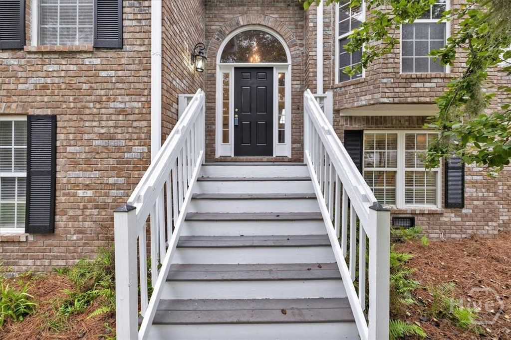 Image 4 of property listing at 187 Sterling Woods Drive, Richmond Hill, GA 31324